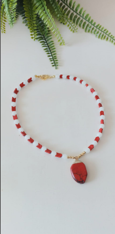 Ay Taşı, Akide Taşı aksesuarlı Kolye