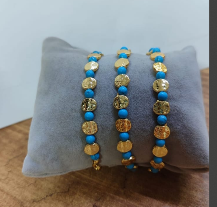 Turkuaz Taşı ve Mercimek Gold Taş Detaylı Ayarlanabilir Bileklik